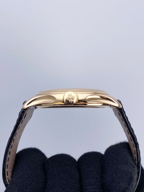 Patek Philippe Calatrava 5227J-001 Image 4